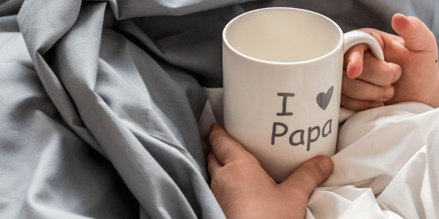 Tasse Kaffee im Bett